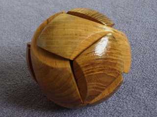 Wooden 3D jigsaw ball